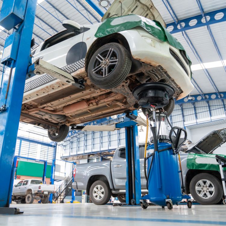 expert car battery replacement in Abu Dhabi